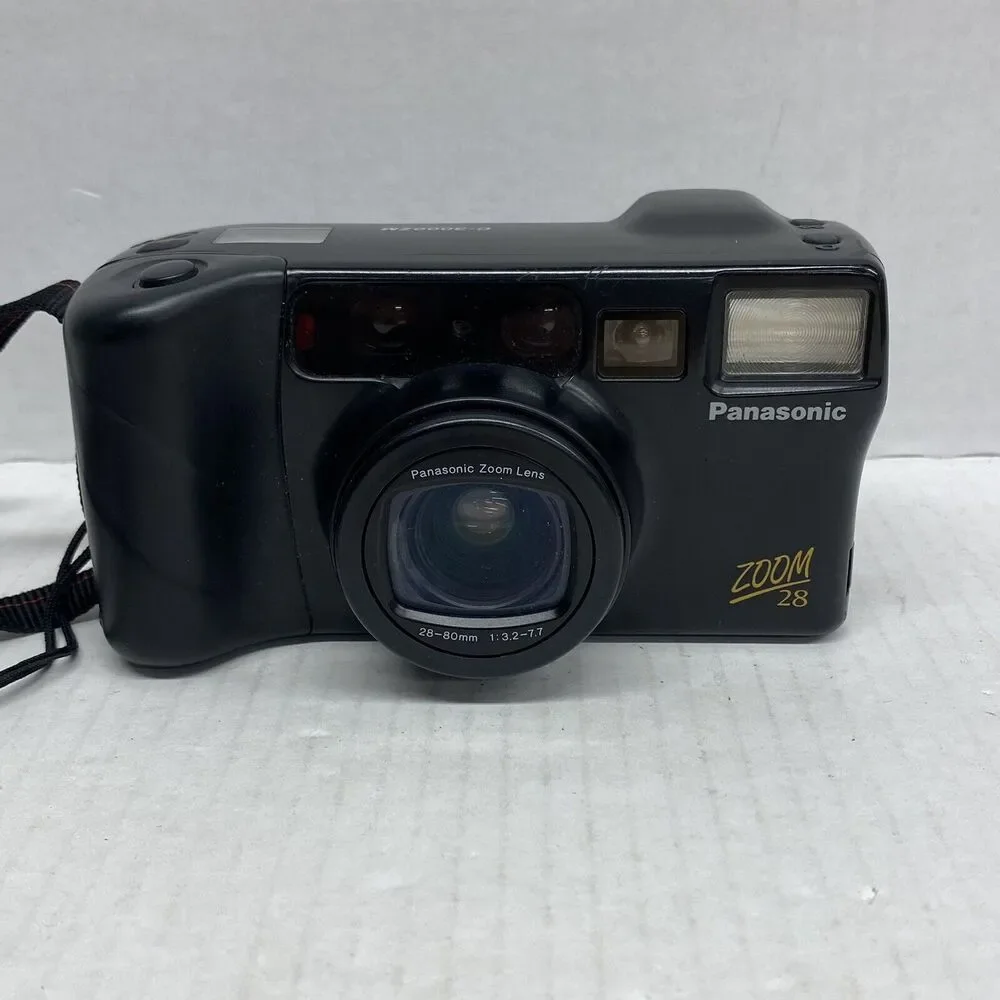 Panasonic C-3000ZM Zoom 28 Camera 35 mm Compact Camera Vintage - Not Tested